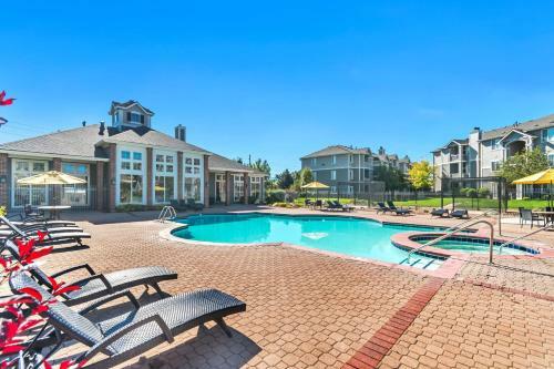 Apartamento Gorgeous Ground Floor Unit W Attached Garage