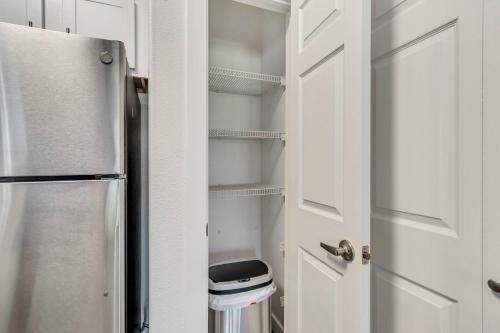 Apartamento Gorgeous Ground Floor Unit W Attached Garage