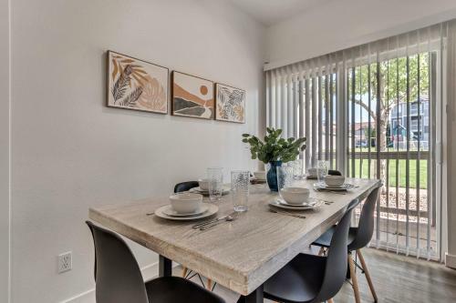 Apartamento Gorgeous Ground Floor Unit W Attached Garage