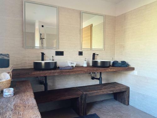 Superbe Chalet Situ� � Sommand Vers Les Pistes