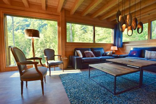 Forest Lodge - Modern Luxury Nestled In The Pines