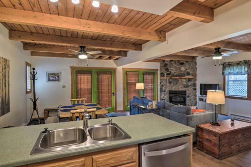 Davis Cabin, Near Hiking, Boating And Skiing!