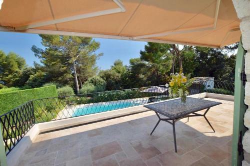 Charming Villa With Swimming Pool