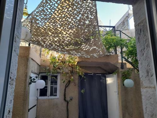 Maison De Village Avec Cour Int�rieure Et Terrasse