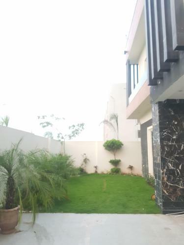 Cheerful 3-bedroom Fully Furnished Home.