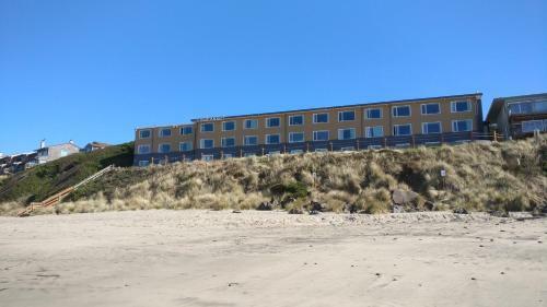 Sailor Jack Oceanfront Motel