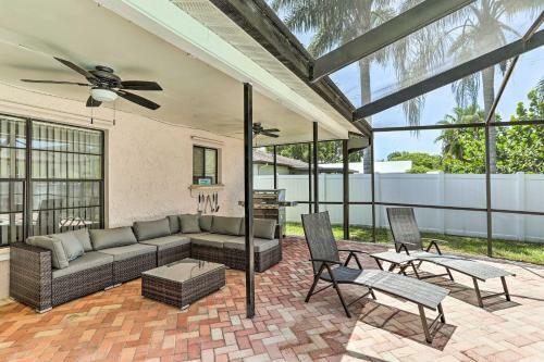 Largo Retreat With Backyard Oasis Walk To Lake