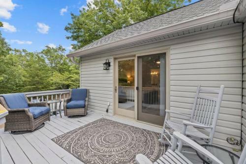 New! Carolina In The Pines- Hot Tub- Firepit!