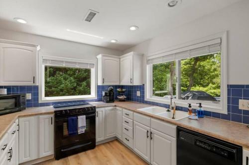 New! Carolina In The Pines- Hot Tub- Firepit!