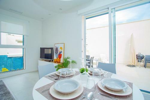 210 New Mar Pool - Alicante Holiday