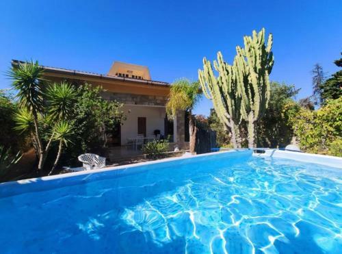 In Villa Con Piscina E Jacuzzi A San Leone