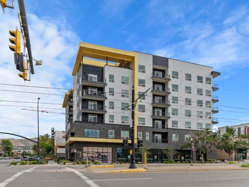 Chic 1br Apartment W Balcony By Stay Gia