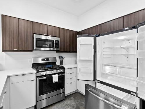 Chic 1br Apartment W Balcony By Stay Gia