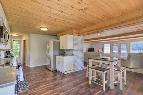 Waterfront Gig Harbor Home With Furnished Deck
