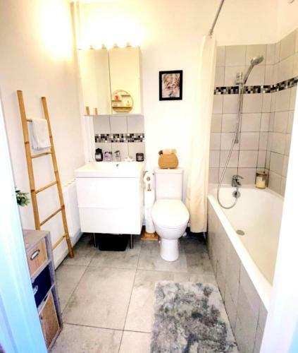 Apartamento Hyper Centre Gare Rer A � 400m. Paris 20 Min.
