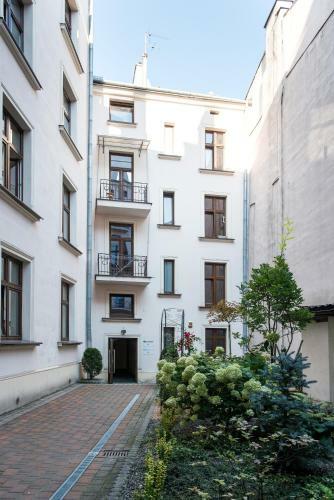 Fatcat Apartments