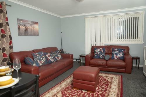 Stunning 2nd Floor 2 Bedroom Massionette Apartment
