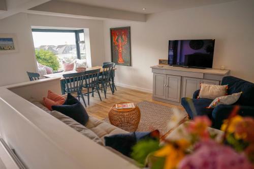 Jumble Cottage 4 Bed Home In Seaview