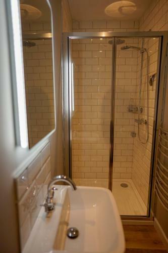Jumble Cottage 4 Bed Home In Seaview