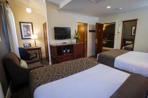 Hume Hotel