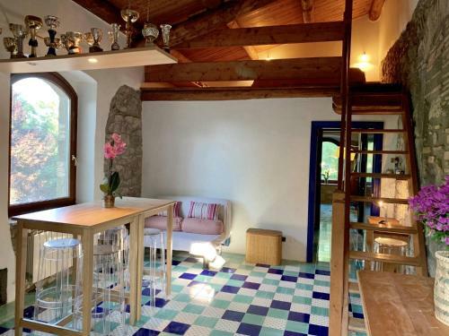 Hostal Casale Sovrastante Il Lago Di Bolsena