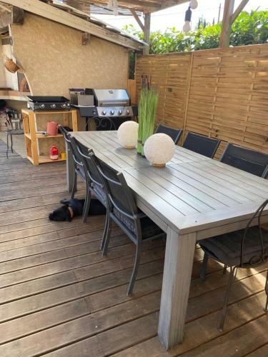 Hostal Les Chambres D'h�tes De La Croix Bleue