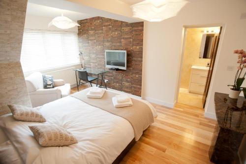 Bed & Breakfast Stay 2a