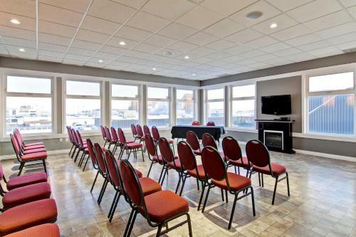 Hotel Stanford Inn - Grande Prairie