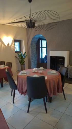 Hotel Logis Hostellerie Du Vieux Moulin