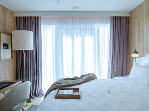 Browns Avenue Hotel