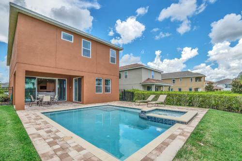 Modern Villa Wprivate Pool And Air Hockey Table