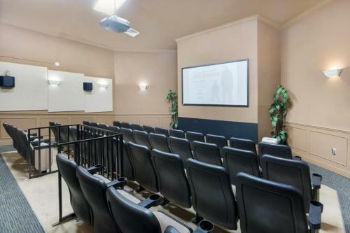 Apartamento Ground Floor Oversized Condo - Next To Disney! #104