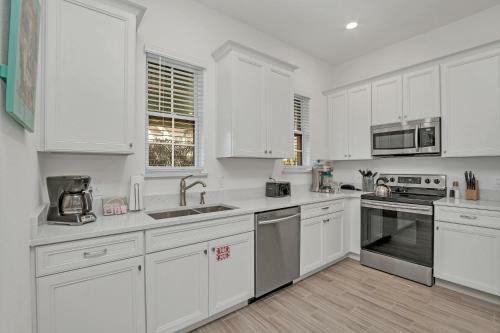 Gorgeous Margaritaville Cottage Wprivate Patio