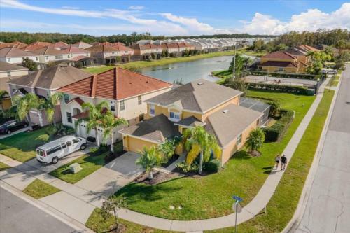 4 Bedrooms - 3 Bathrooms - Veranda Palms 4461 Np