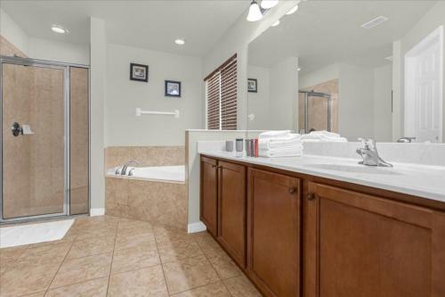4 Bedrooms - 3 Bathrooms - Veranda Palms 4461 Np