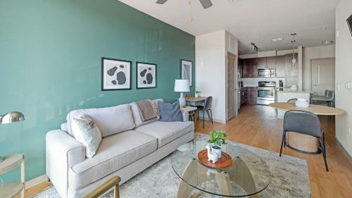 Modern Apartment In Prime Location Id4310x3