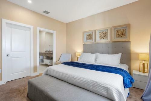 4 Bedroom- 4,5 Bathroom Magic Village 3239 Ba