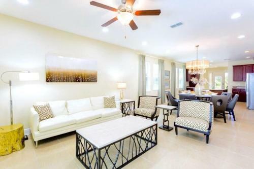 7601 Villa- Private Pool -spa- Game Room- Luxury Themed