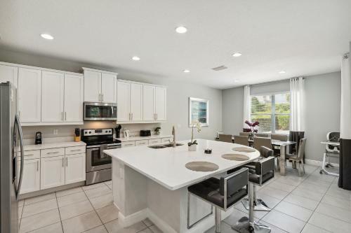 Modern 5 Br Encore Resort Home Close To Disney