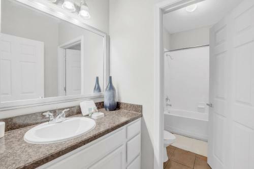 Near Disney - 3br Condo - Pool Ht And Games