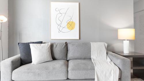 Modern Apartment In Prime Location Id9246x31
