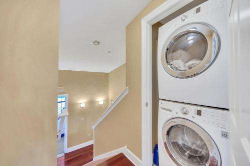 Luxury Townhome - 5 Minutes From Disney 8531