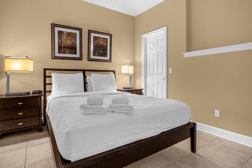Luxury Townhome - 5 Minutes From Disney 8531