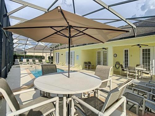 Villa Fantastic 7 Bed 6 Bath In Prestigious Gated Comm.