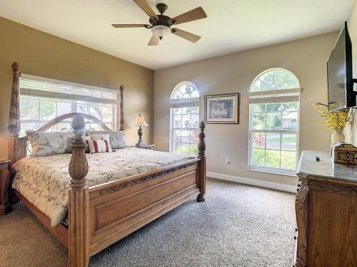 Villa Fantastic 7 Bed 6 Bath In Prestigious Gated Comm.