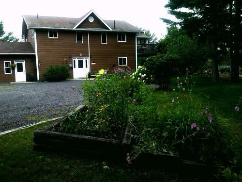 Laughing Waters Bed & Breakfast And Vacation Rental
