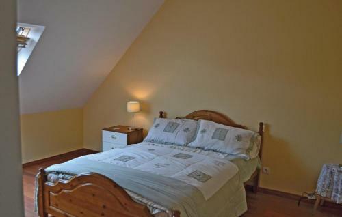 Holiday Home Poullaouen 51