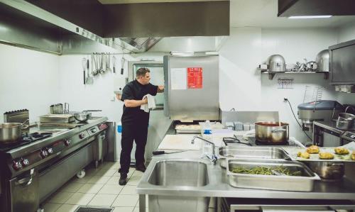 Logis Hotel Lons-le-saunier - Restaurant Le Grill