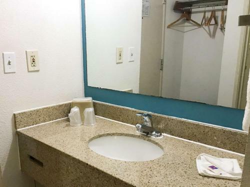 Motel 6 Norcross