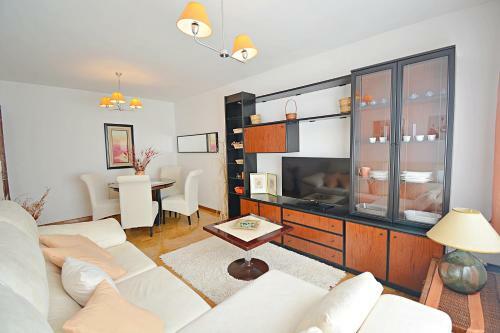 Apartamento Piso C�ntrico Con 2 Plazas De Garaje En Vilagarc�a
